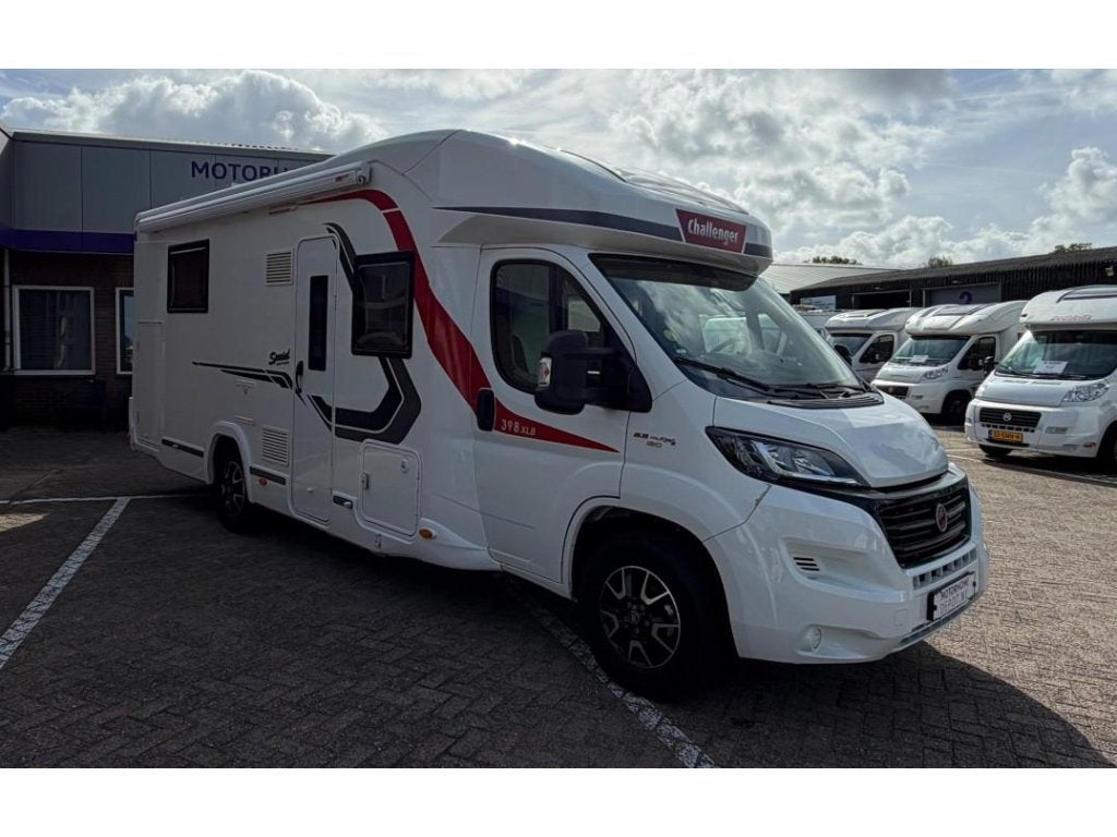 Challenger Special Edition 398 XLB Queensbed Hefbed DakAirco, Caravans en Kamperen, Luifel, Fiat, 7 tot 8 meter, Bedrijf