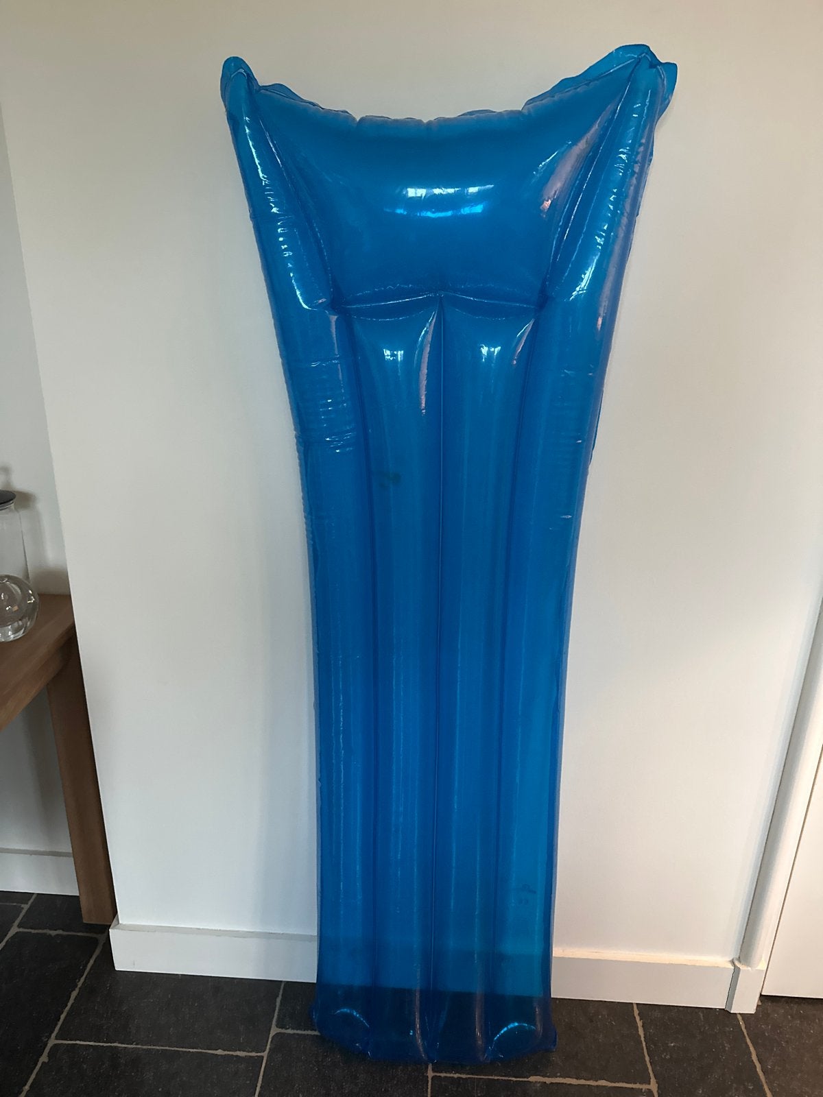 Merk : Hellas Blauw opblaasbaar luchtbed  zwembad of strand., Ophalen of Verzenden, Zo goed als nieuw, 1-persoons