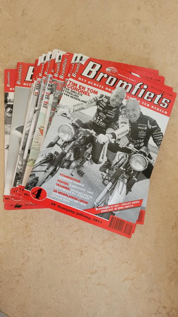 Blad "Bromfiets", Fietsen en Brommers, Ophalen of Verzenden, Zo goed als nieuw