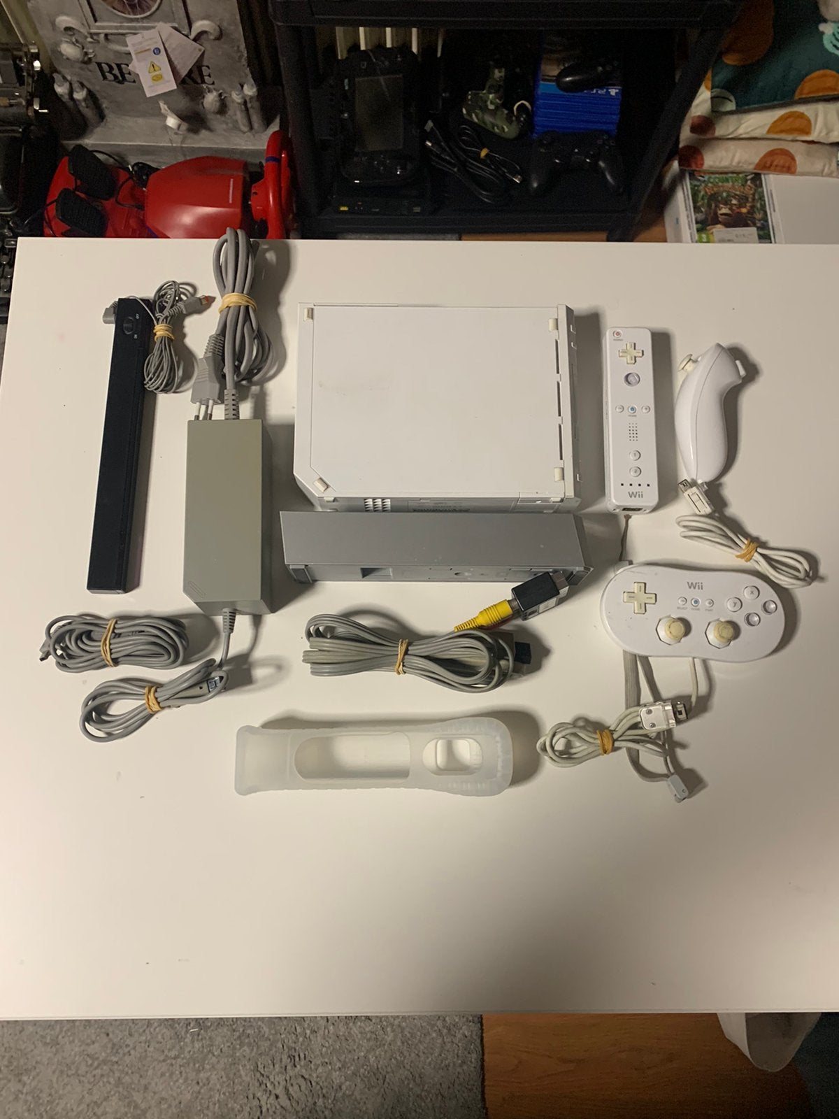 Nintendo Wii + 3 Controllers & Kabels, Muziek, Ophalen of Verzenden, Zo goed als nieuw, 3 spelers of meer