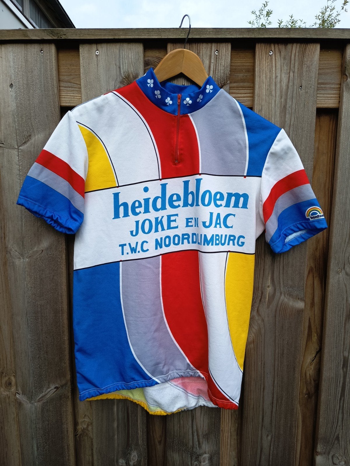 Wielershirt Heidebloem, Ophalen, Bovenkleding