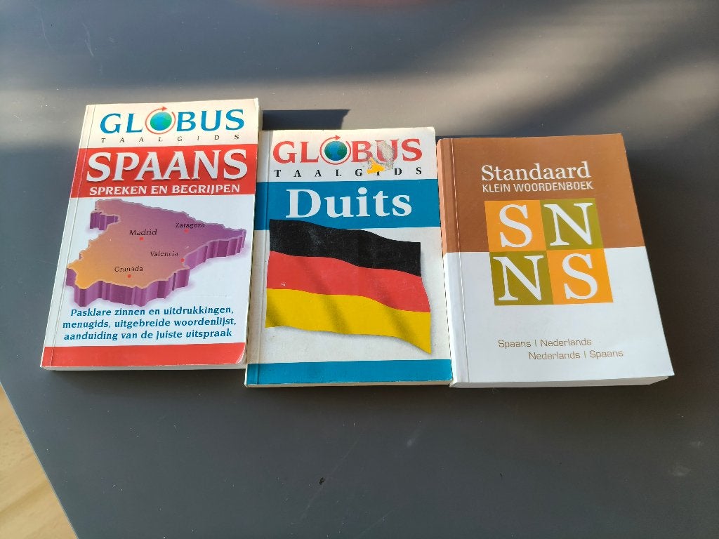 3 taal/woordenboekjes, Ophalen of Verzenden, Gelezen