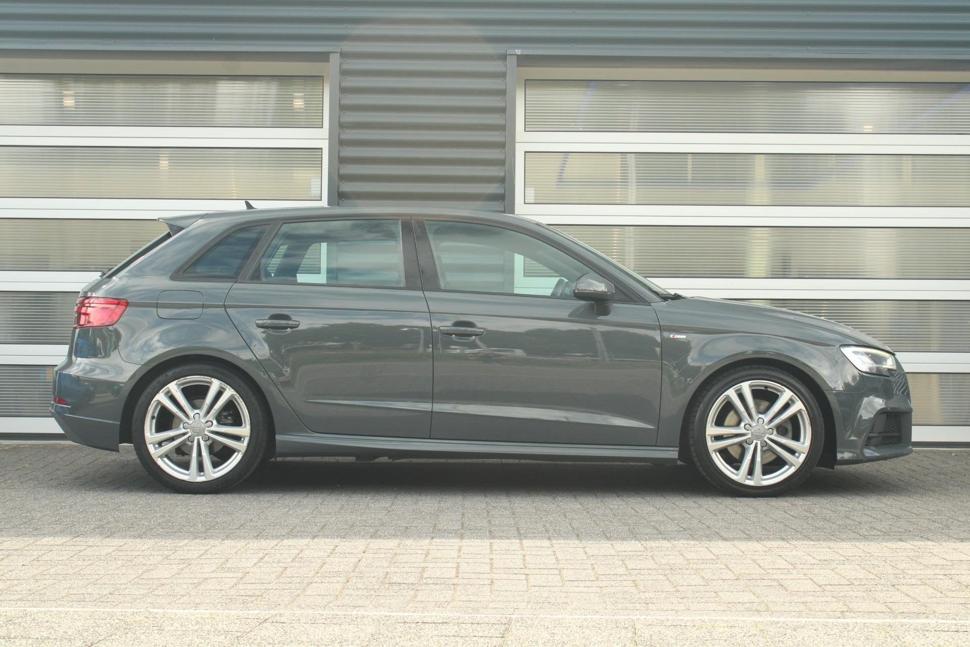 Audi A3 Sportback 40 TFSI 190pk Sport S Line Edition | Elek., Auto's, 12 maanden, Gebruikt, Leder en Stof, Origineel Nederlands