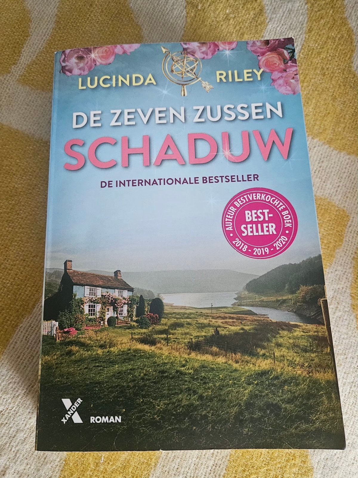 Boek: Schaduw (De Zeven Zussen deel 3) - Lucinda Riley, Boeken, Chicklit, Zo goed als nieuw, Ophalen of Verzenden