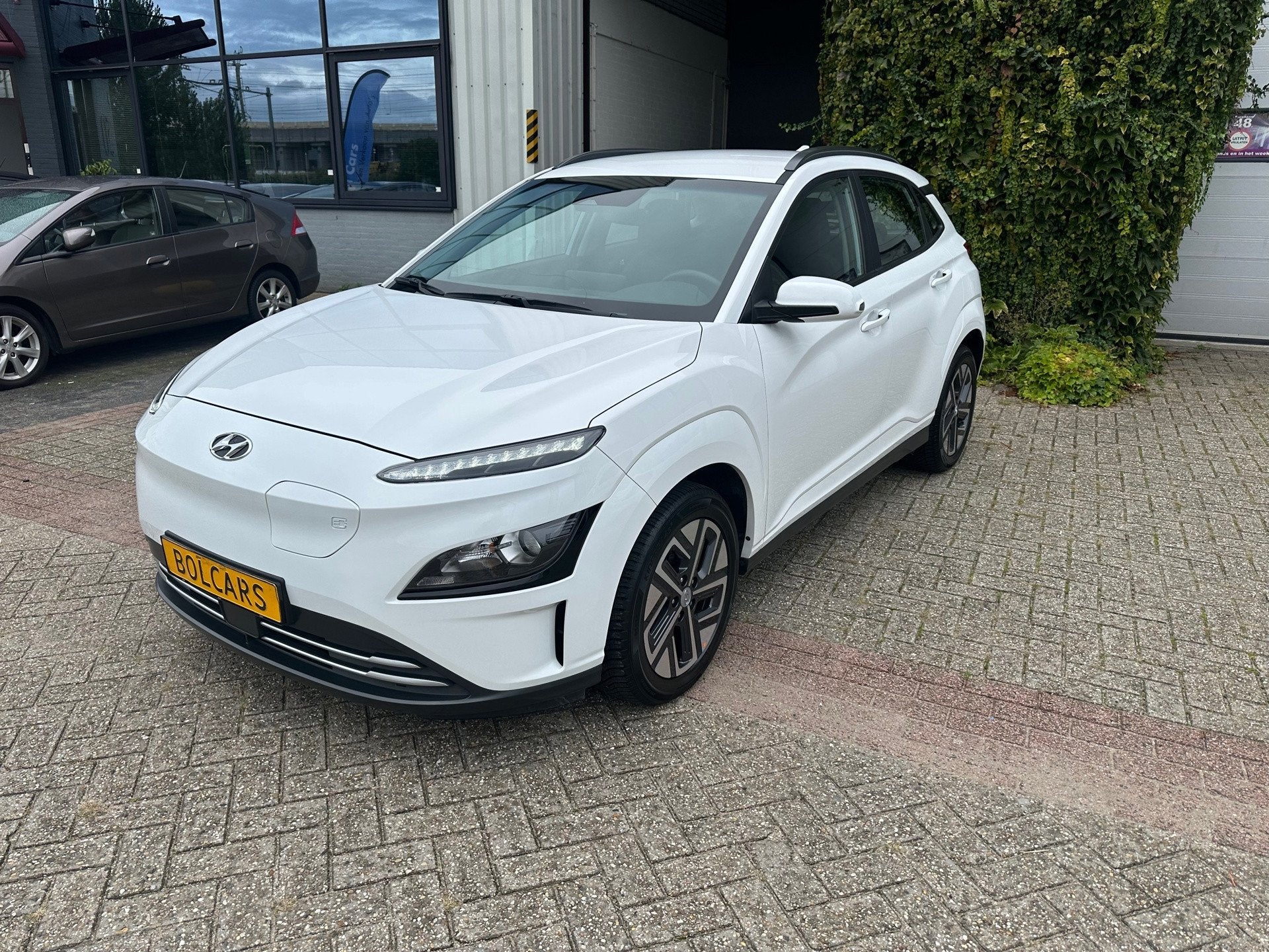 Hyundai KONA EV Comfort 39 kWh, 136 pk, Gebruikt, 174 min, Wit