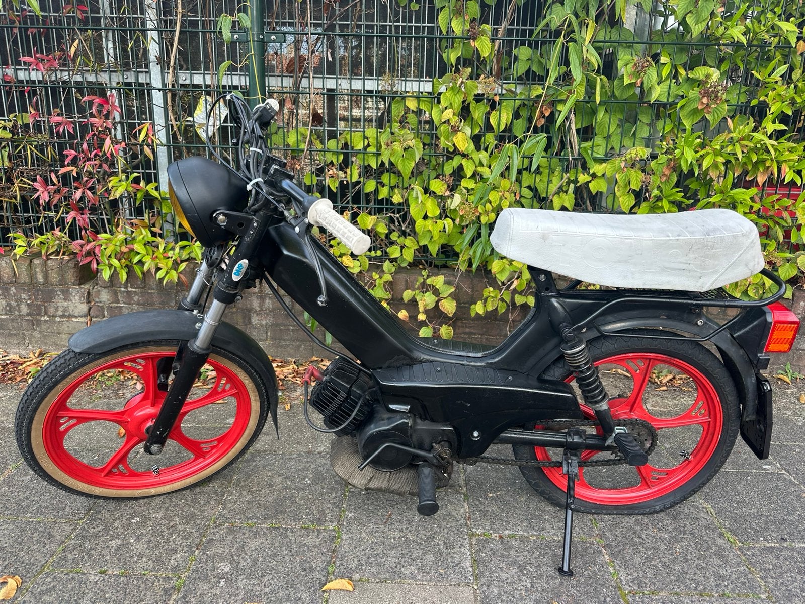 Tomos SnorBrommer rijdt 50km/h in goede staat, Fietsen en Brommers, Ophalen, Zo goed als nieuw