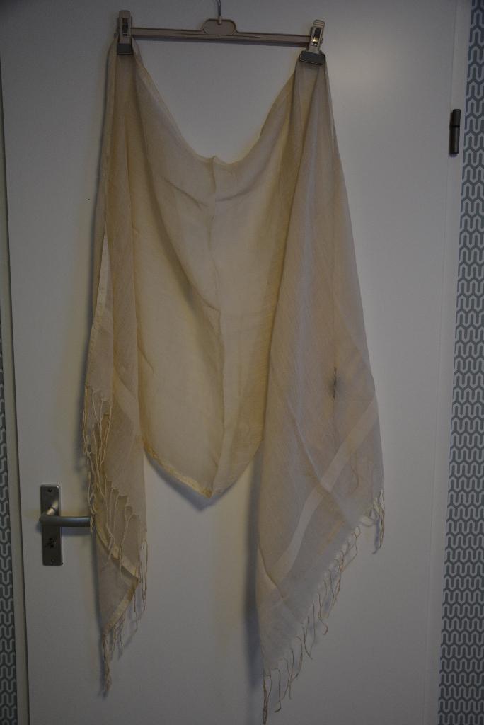 Nieuwe sjaal JOSEPHINE & CO., Kleding | Dames, Mutsen, Sjaals en Handschoenen, Ophalen of Verzenden, Nieuw, Maat 46/48 (XL) of groter