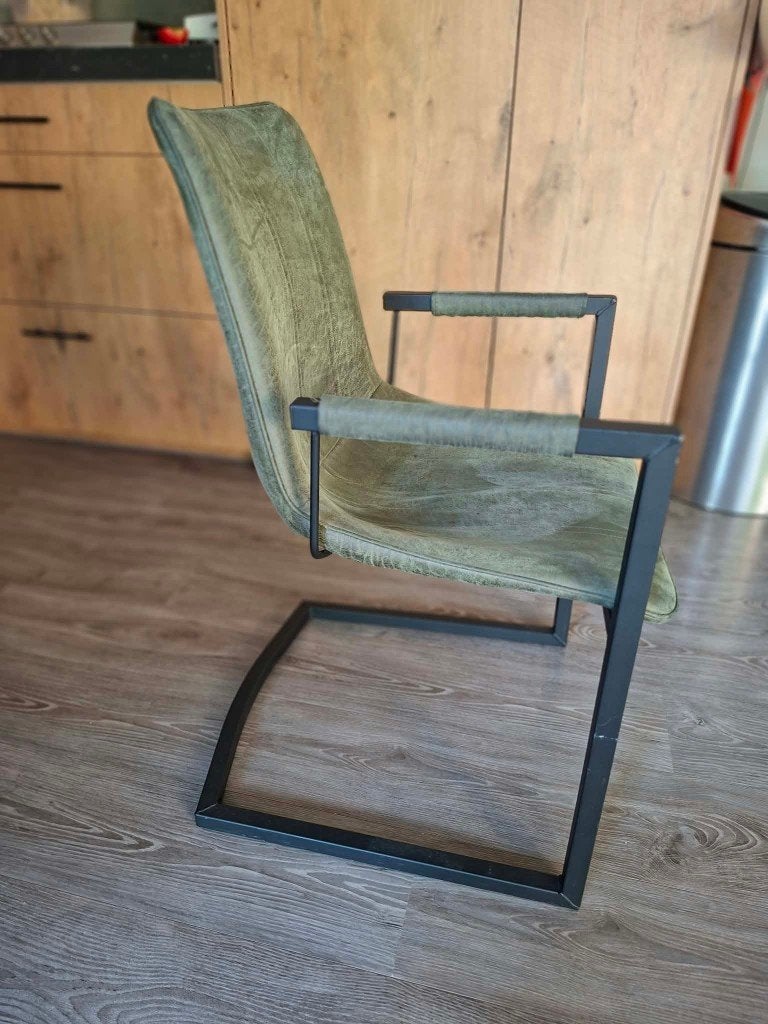 Eetkamerstoelen groen met zwarte poten , 4 stuks, Huis en Inrichting, Ophalen, Gebruikt, Overige kleuren, Vier