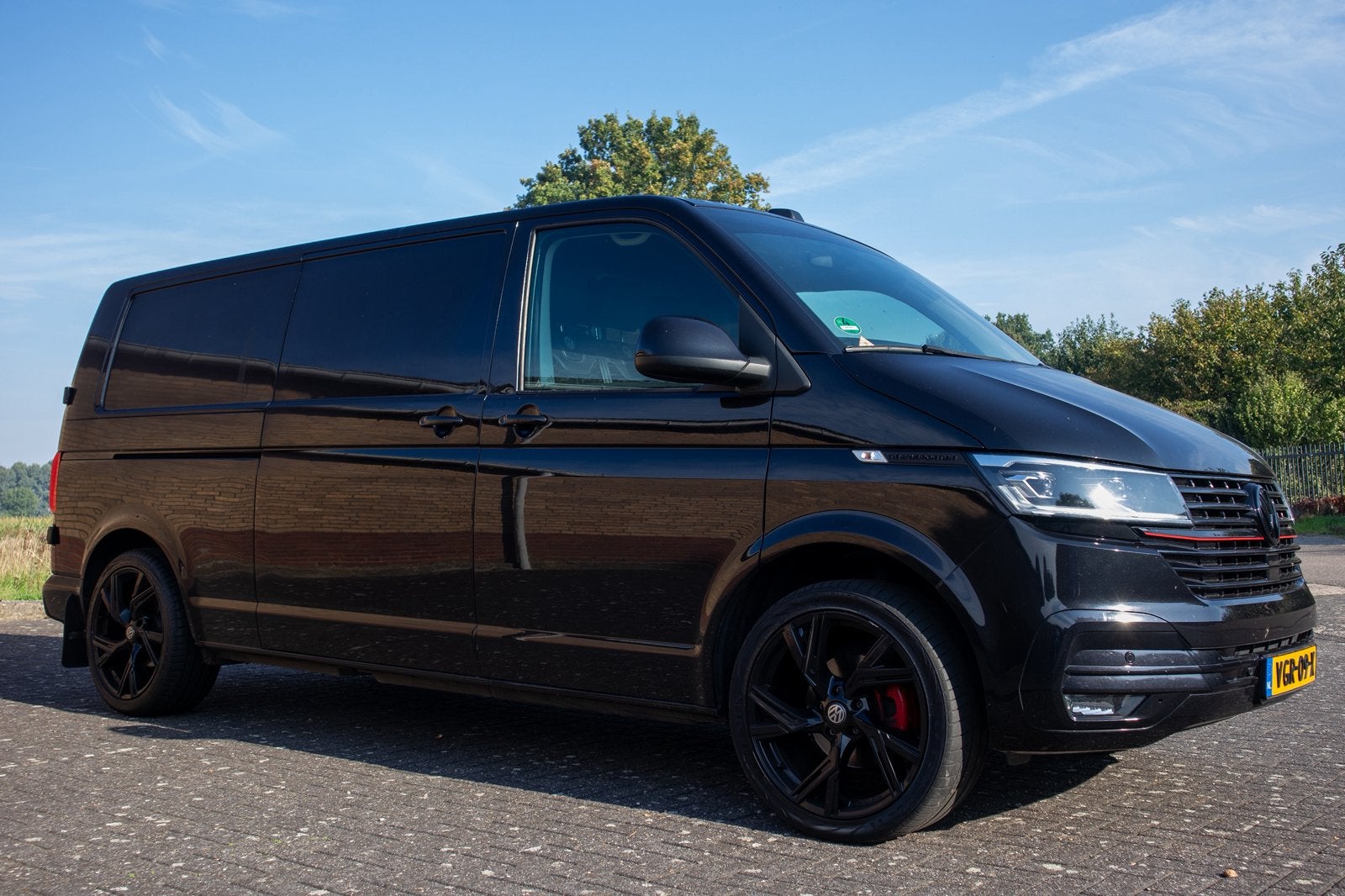 Foto 4 van VW Transporter T6.1 L2H1 DSG Koppejan styling