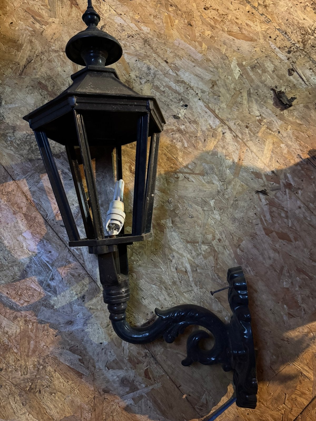 Buitenlantaarn van gietijzer, Tuin en Terras, Ophalen, Gebruikt, Wandlamp, Netvoeding