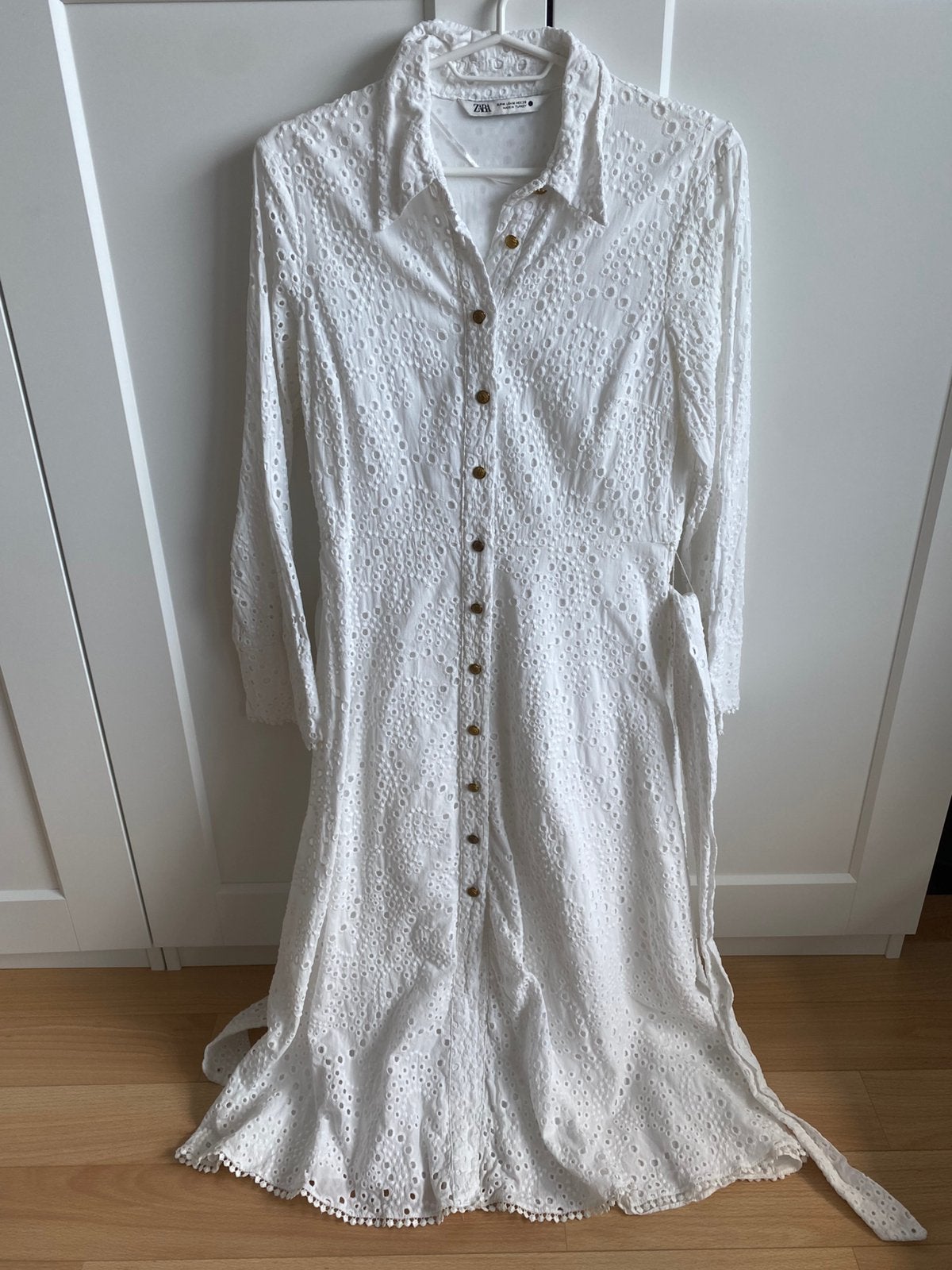 Witte jurk met mooie borduursels ZARA maat M, Maat 38/40 (M), Wit, Ophalen of Verzenden, Zo goed als nieuw