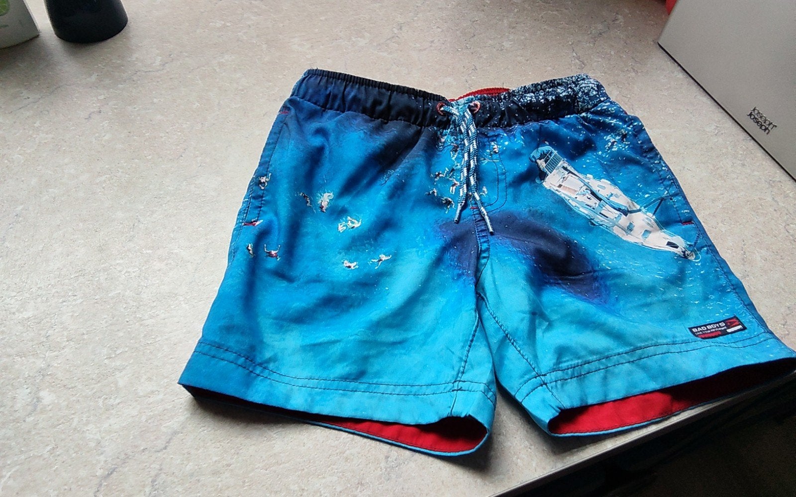 Nette zwembroek geen vlekken merk bad boys maat 122-128, Kinderen en Baby's, Kinderkleding | Kinder-zwemkleding, Zo goed als nieuw