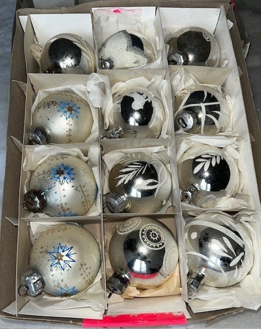 Oude kerstbal met decor in doos nr 5, Diversen, Kerst, Ophalen of Verzenden, Nieuw