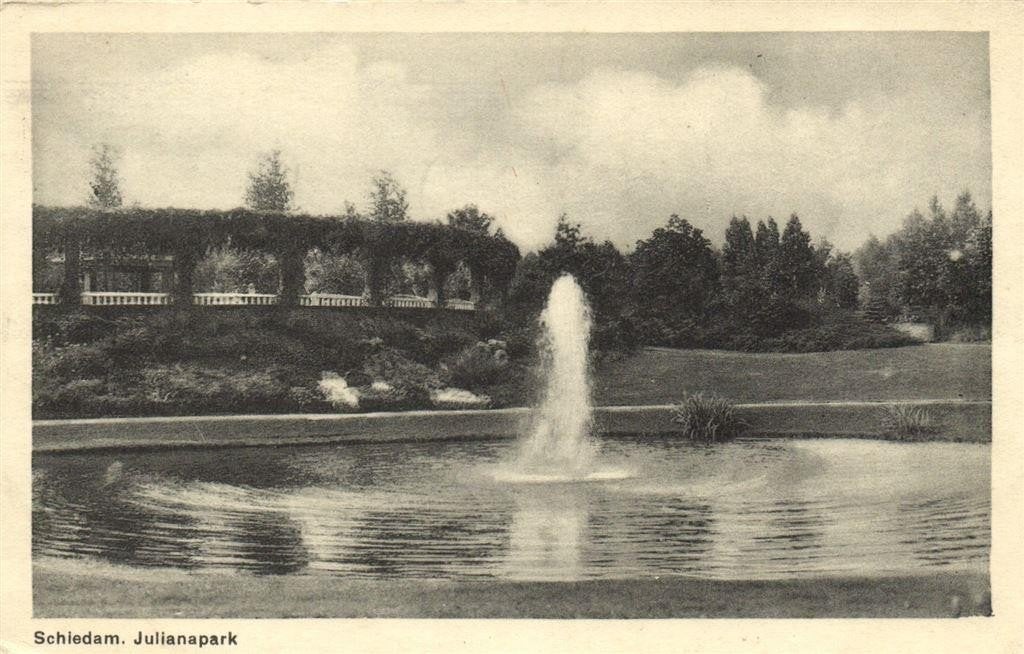 Schiedam. Julianapark - fontein - 1937 gelopen, Ophalen of Verzenden, 1920 tot 1940, Gelopen, Zuid-Holland