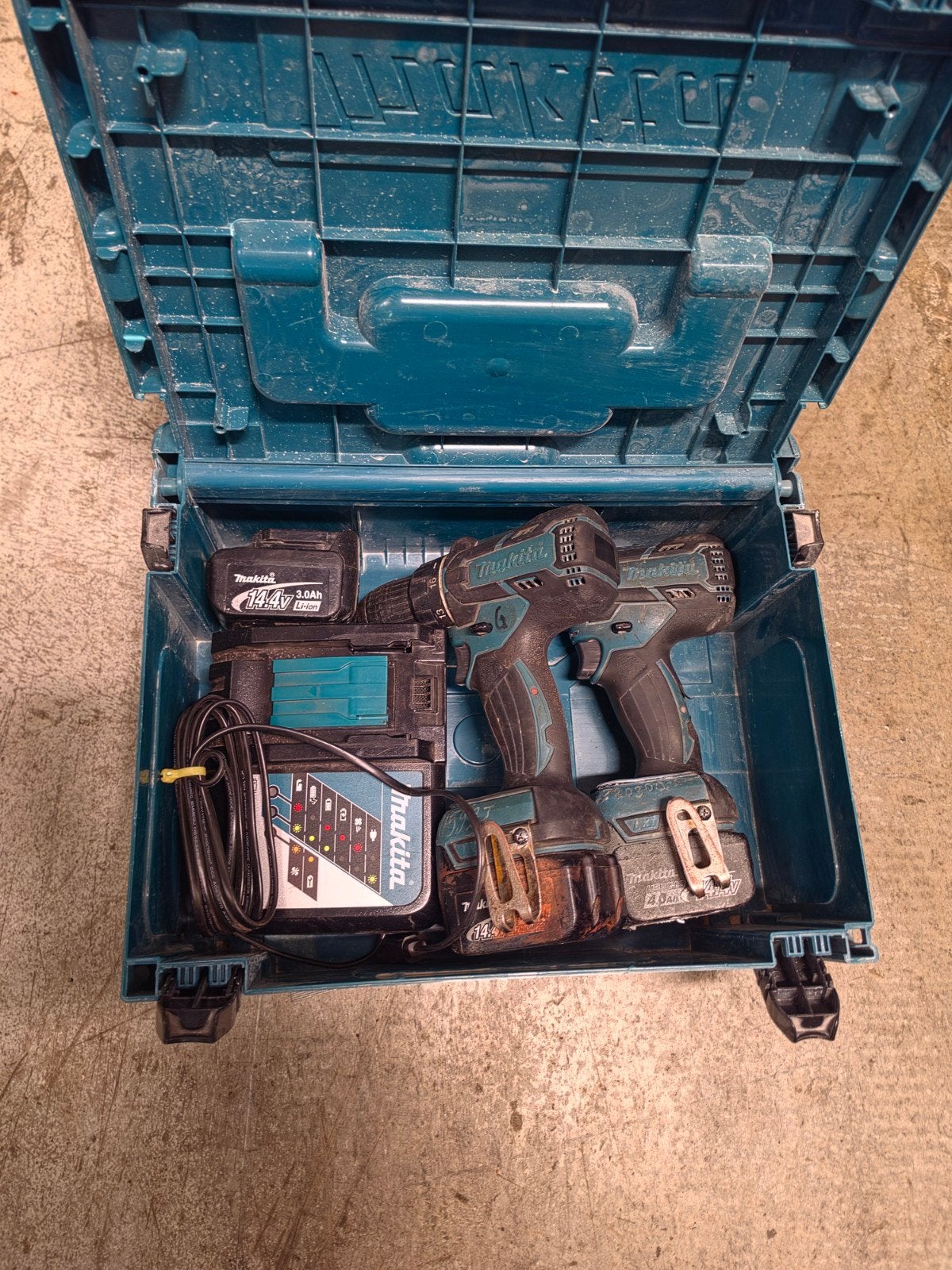 2x Makita DDF470 brushless 14.4v accu schroefboormachine, Ophalen of Verzenden, Gebruikt, Boor- en Schroefmachine