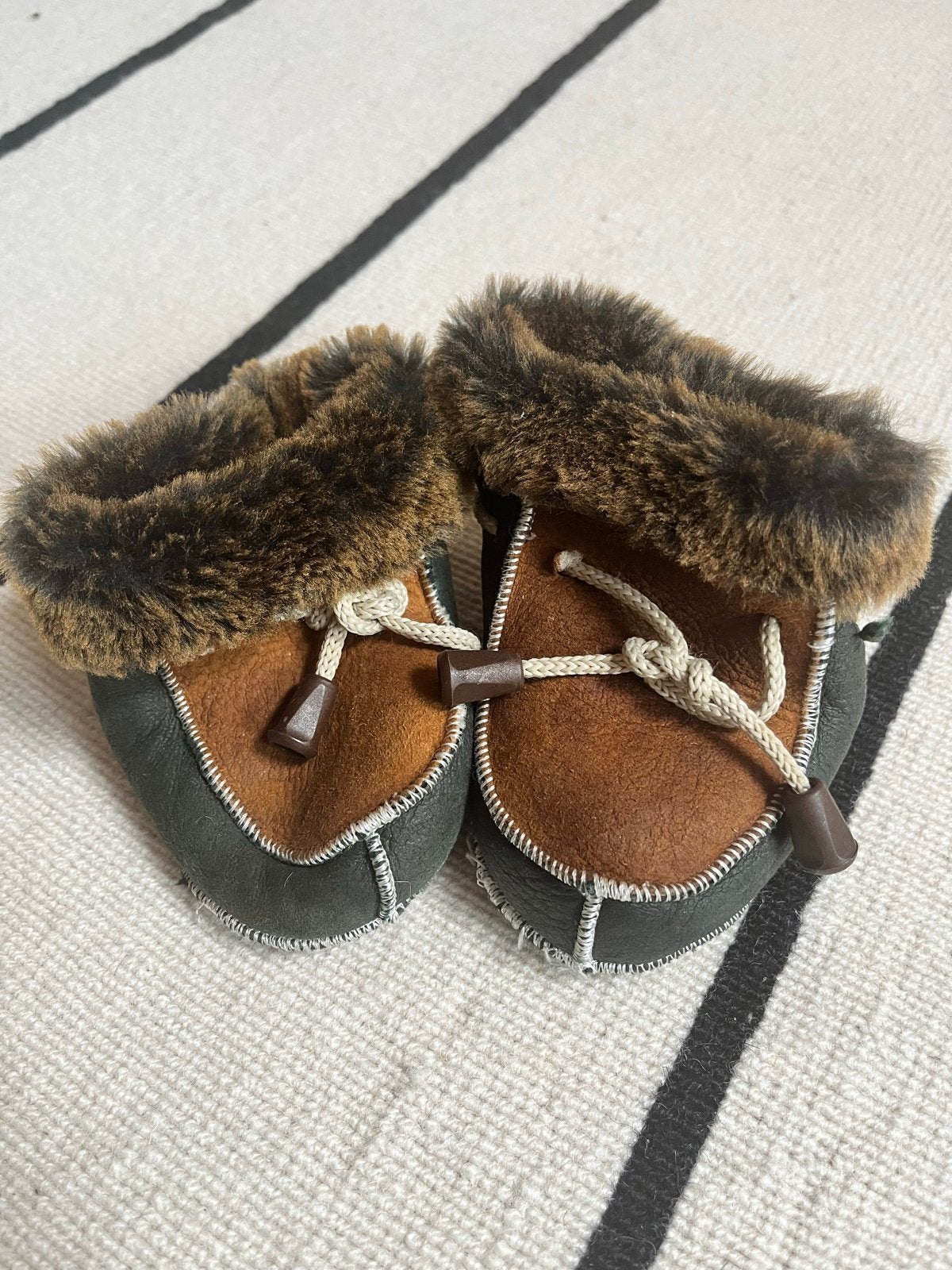 Warme leren babyslofjes - Zo goed als nieuw, Ophalen, Zo goed als nieuw, Jongetje of Meisje, Slofjes