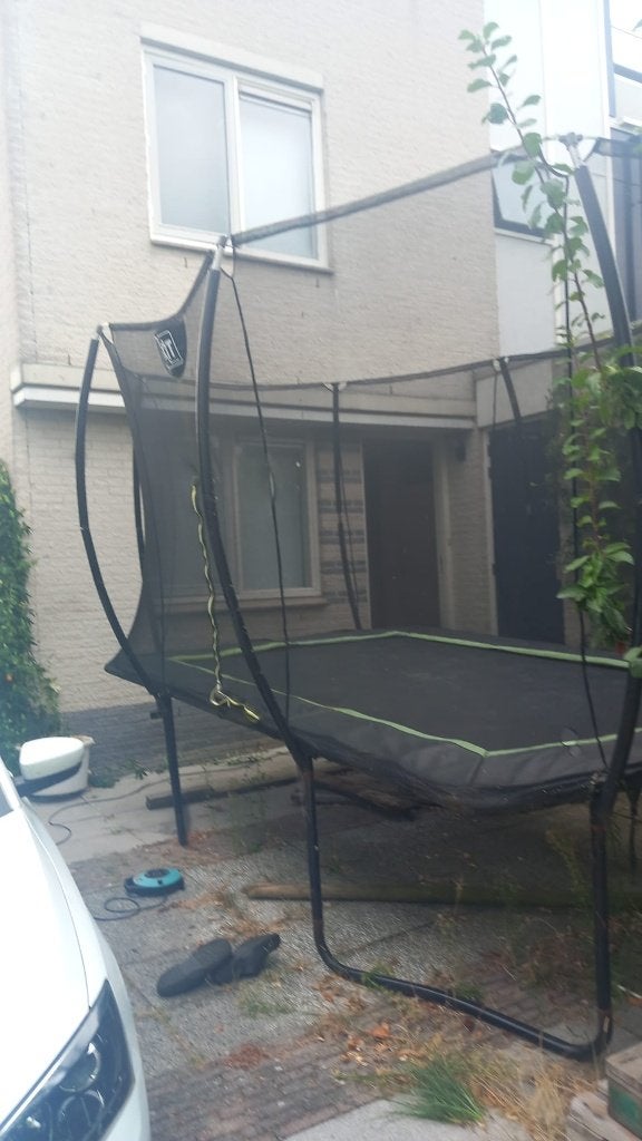 LARGE EXIT Silhouette rectangular trampoline, Ophalen, Gebruikt