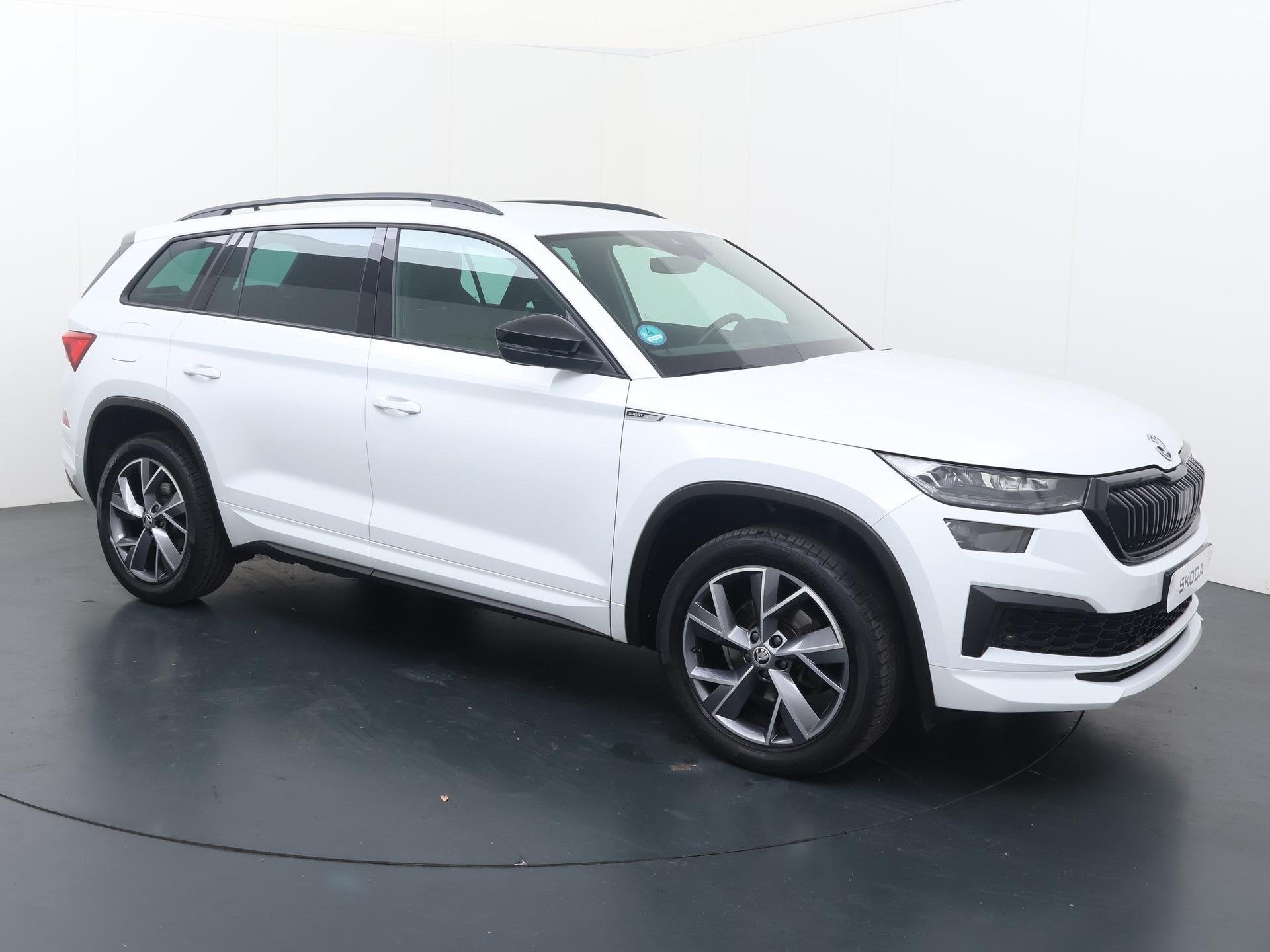 Skoda Kodiaq 1.5 TSI Sportline Business | 150 PK | Automaat, Auto's, 12 maanden, 4 cilinders, Alcantara, Wit