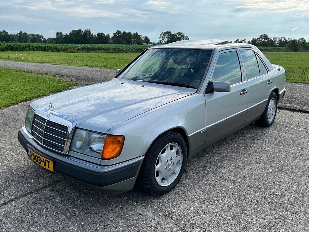 1990 Mercedes-Benz 200-500 (W124) 300 E-24 sportline Persone, Auto's, Mercedes-Benz, Automaat, Achterwielaandrijving, Gebruikt