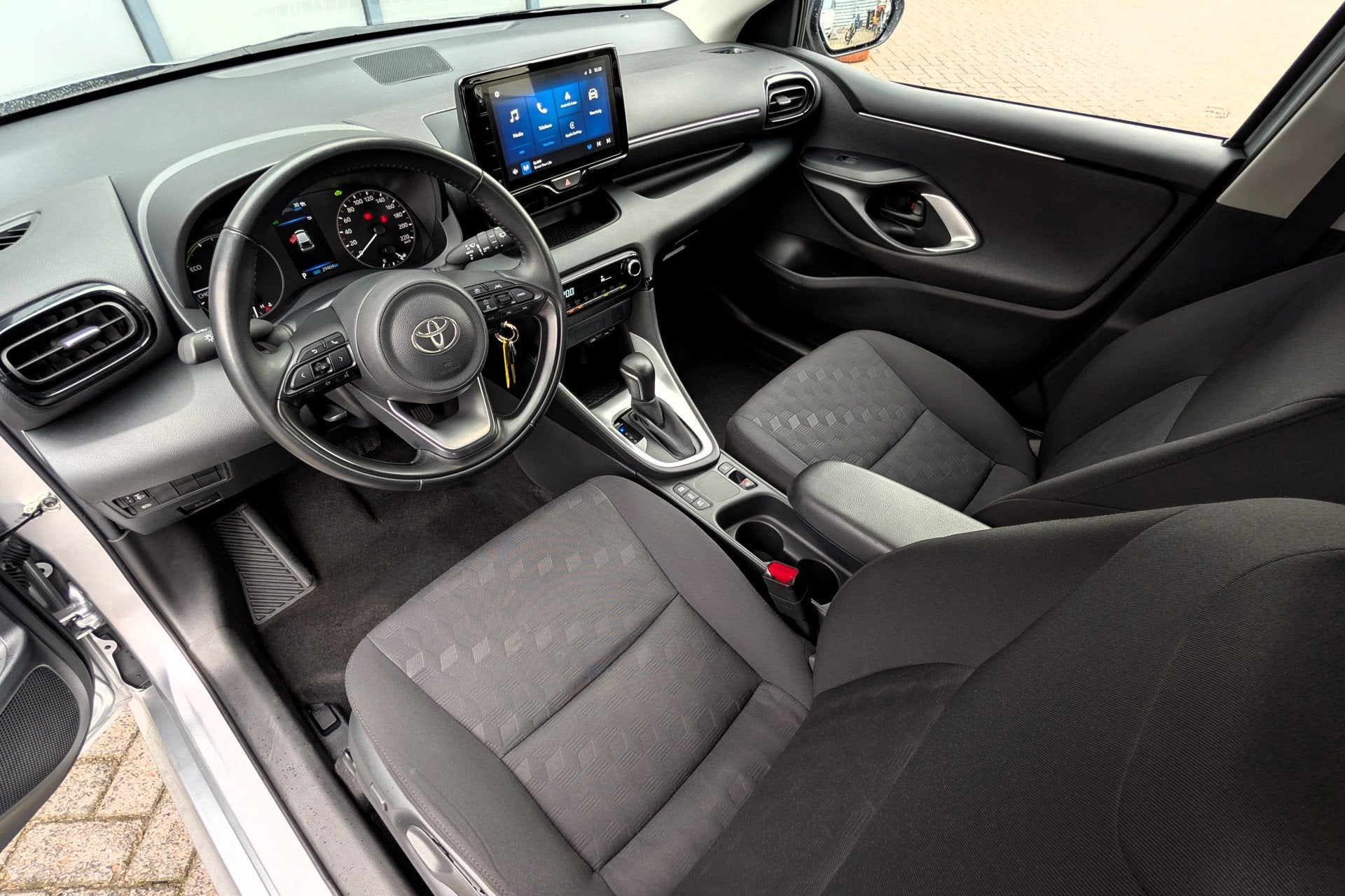 Toyota Yaris 1.5 Hybrid 115 Active Apple CarPlay / Android A, Dealer onderhouden, Gebruikt, Euro 6, Met garantie (alle)