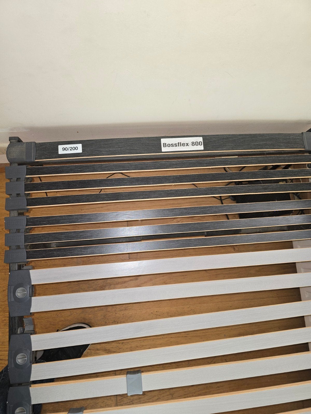 Bossflex 800 lattenbodem 90x200 cm + schoon matras + antisli, Ophalen, Gebruikt, 90 cm, Eenpersoons