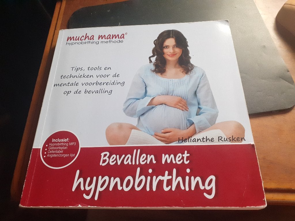 Bevallen met hypnobirthing Mucha mama H. Rusken, Ophalen of Verzenden, Gelezen, Zwangerschap en Bevalling