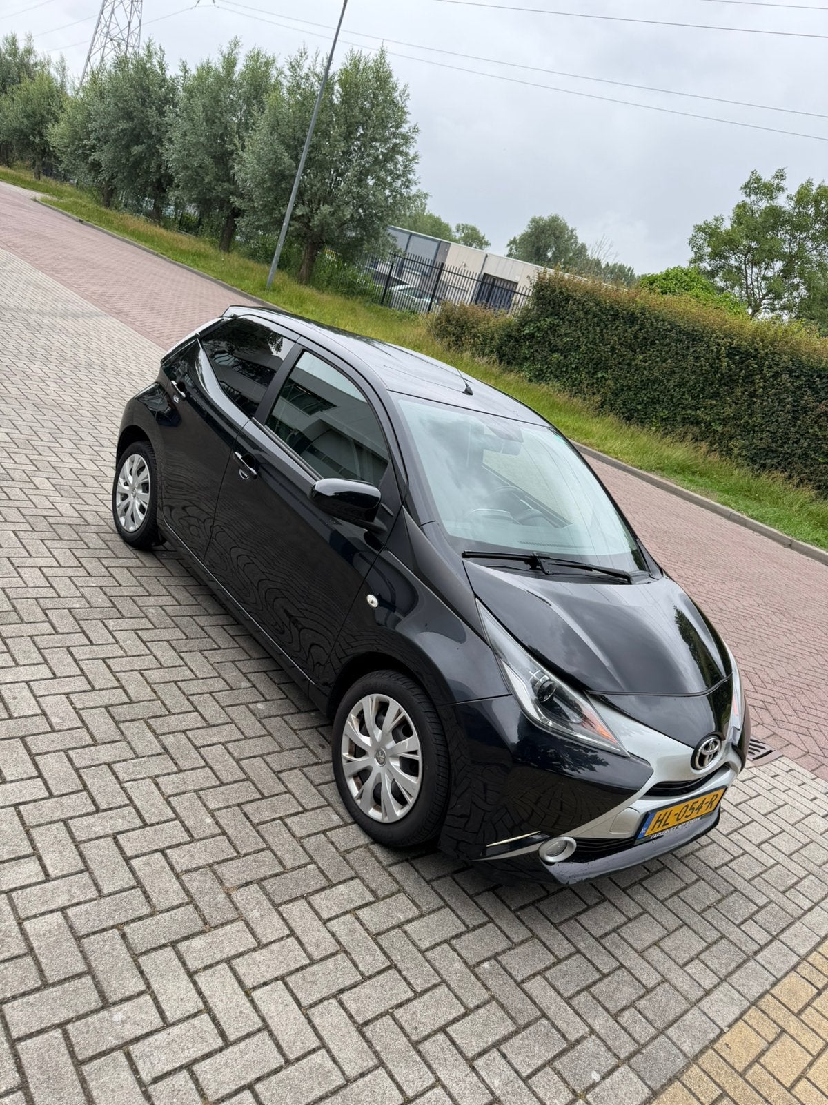Toyota Aygo 1.0 12V Vvt-i Ddrs 2015 RIJKLAAR APK ONDERHOUD ✅, Voorwielaandrijving, Stof, Zwart, 4 stoelen