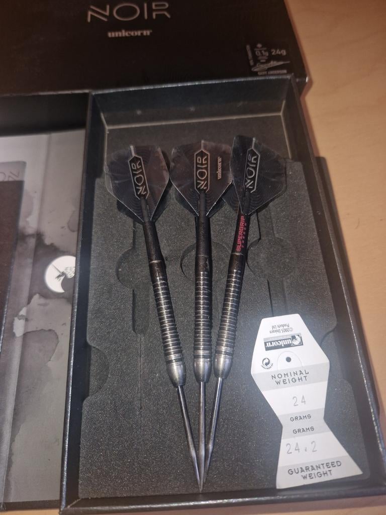 Gary Anderson Phase 6 Noir 24g dartpijlen, Sport en Fitness, Darts, Ophalen of Verzenden, Zo goed als nieuw, Pijlen