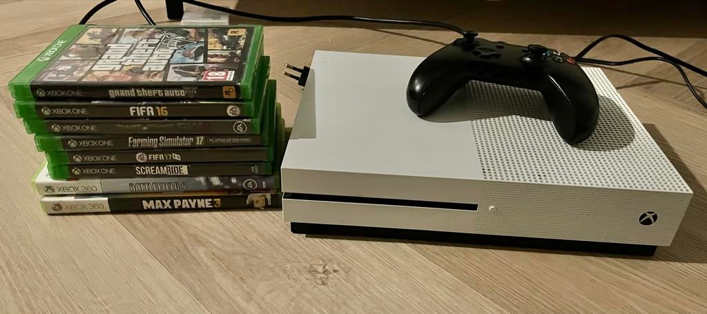 Xbox One S 1TB met 8 games incl. GTA V, Xbox One S, Ophalen of Verzenden, 1 TB, Met 1 controller