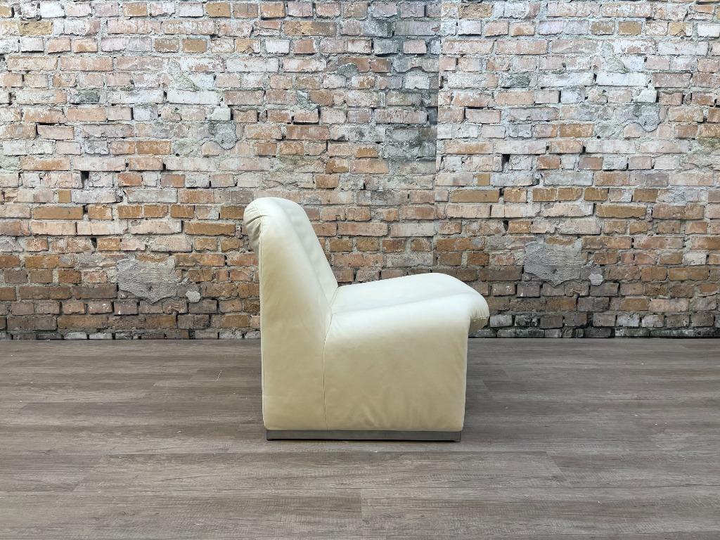 Artifort Alky bij TheReSales, Huis en Inrichting, Fauteuils, Leer, Minder dan 75 cm, Ophalen of Verzenden, Zo goed als nieuw