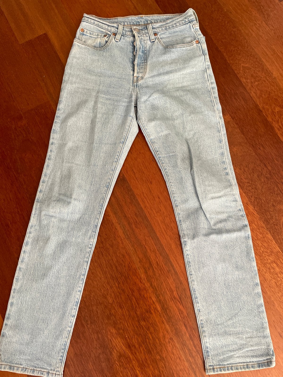 Levi's 501 jeans - W26 L30 - Lichtblauw, Ophalen of Verzenden, Zo goed als nieuw, Blauw, W27 (confectie 34) of kleiner