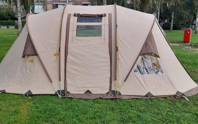 Ruime Active Leisure tunneltent, Ophalen of Verzenden, Gebruikt