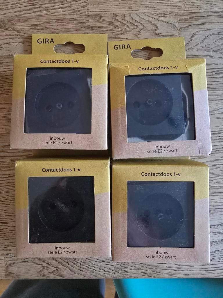 4x Gira Contactdoos 1-v Inbouw Serie E2 Zwart Nieuw, Doe-het-zelf en Verbouw, Elektra en Kabels, Ophalen of Verzenden, Nieuw, Stopcontact