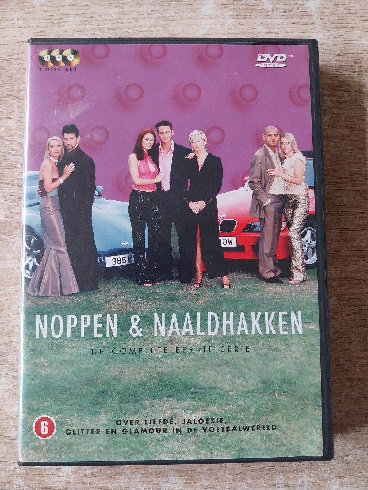 Noppen en naaldhakken de complete eerste serie, Cd's en Dvd's, Dvd's | Tv en Series, Vanaf 6 jaar, Ophalen of Verzenden, Zo goed als nieuw