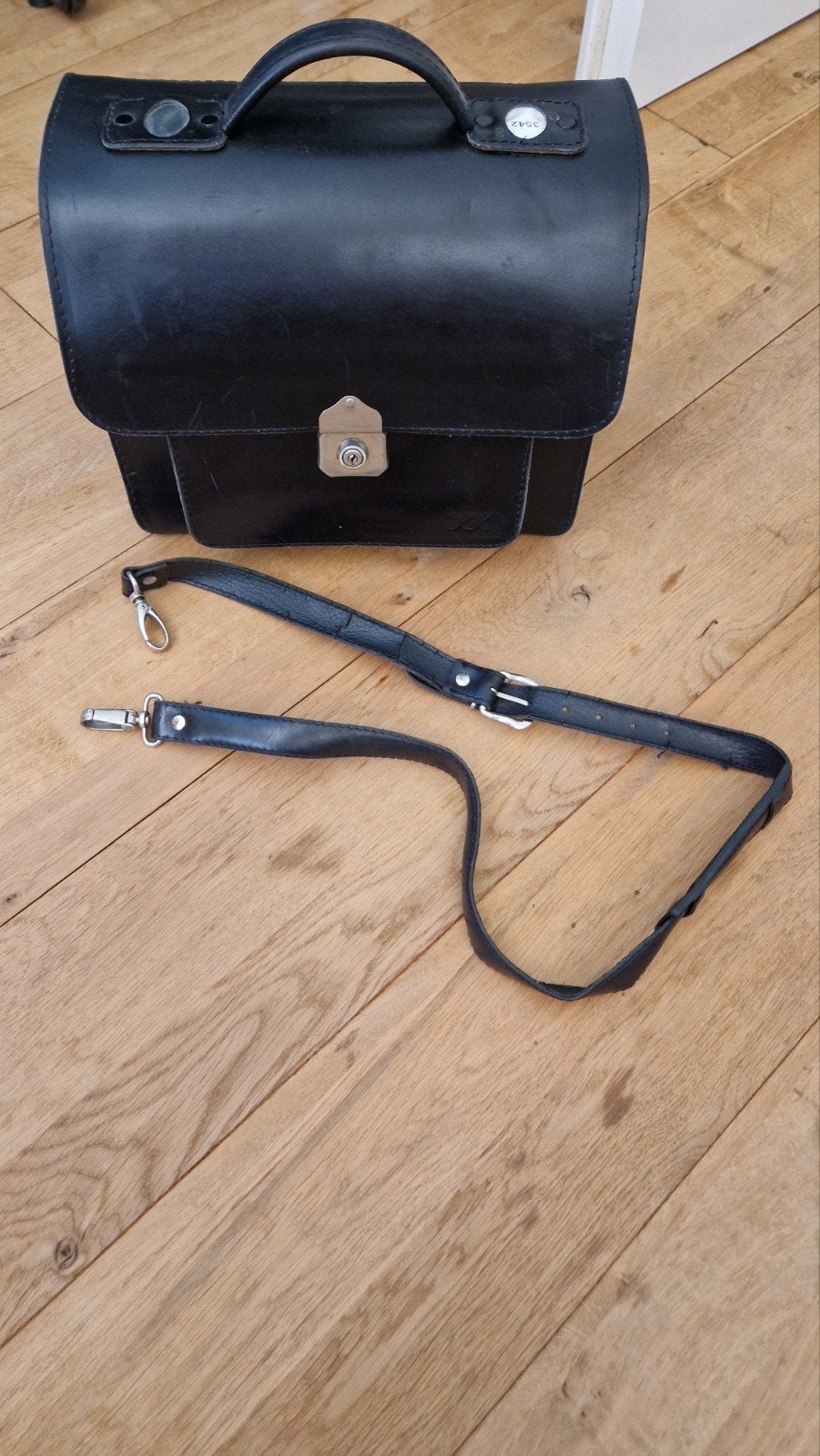 Leren chauffeurs tas met draagriem - Zo goed als nieuw, Overige merken, Zwart, Ophalen of Verzenden, Zo goed als nieuw