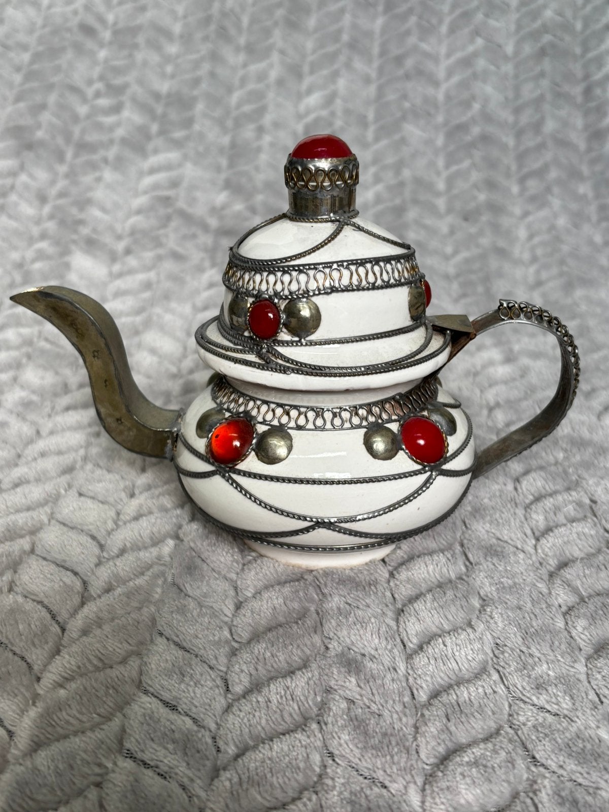 Decoratieve Marokkaans theepotje van wit keramiek, Ophalen of Verzenden
