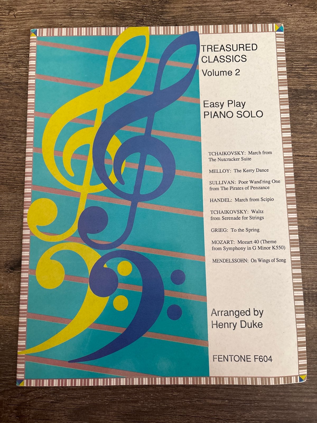 Treasured Classics Volume 2 - Easy Play Piano Solo, Muziek en Instrumenten, Gebruikt, Klassiek, Ophalen of Verzenden, Thema