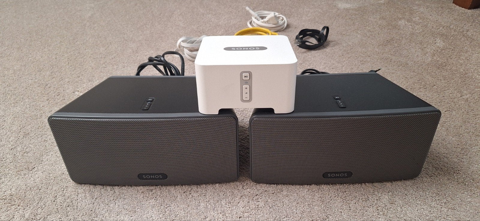 Sonos Connect met 2x Sonos Play 3 speakers