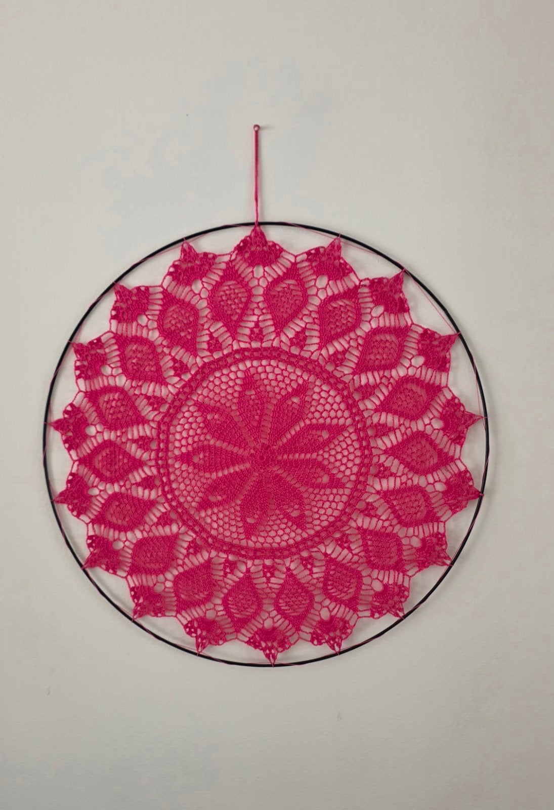 Roze gehaakte dromenvanger / wanddecoratie, Hobby en Vrije tijd, Ophalen of Verzenden