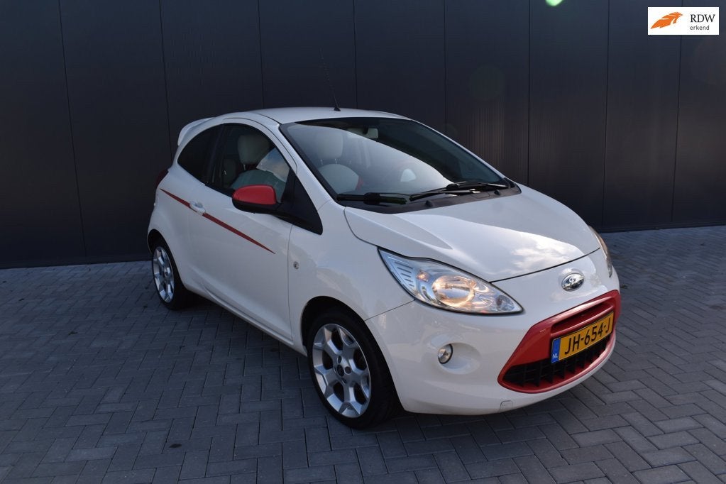 Ford Ka 1.2 Titanium plus |CLIMA|LM|STOELVERWARMING|SPORTIEF, Voorwielaandrijving, Stof, Gebruikt, 1242 cc