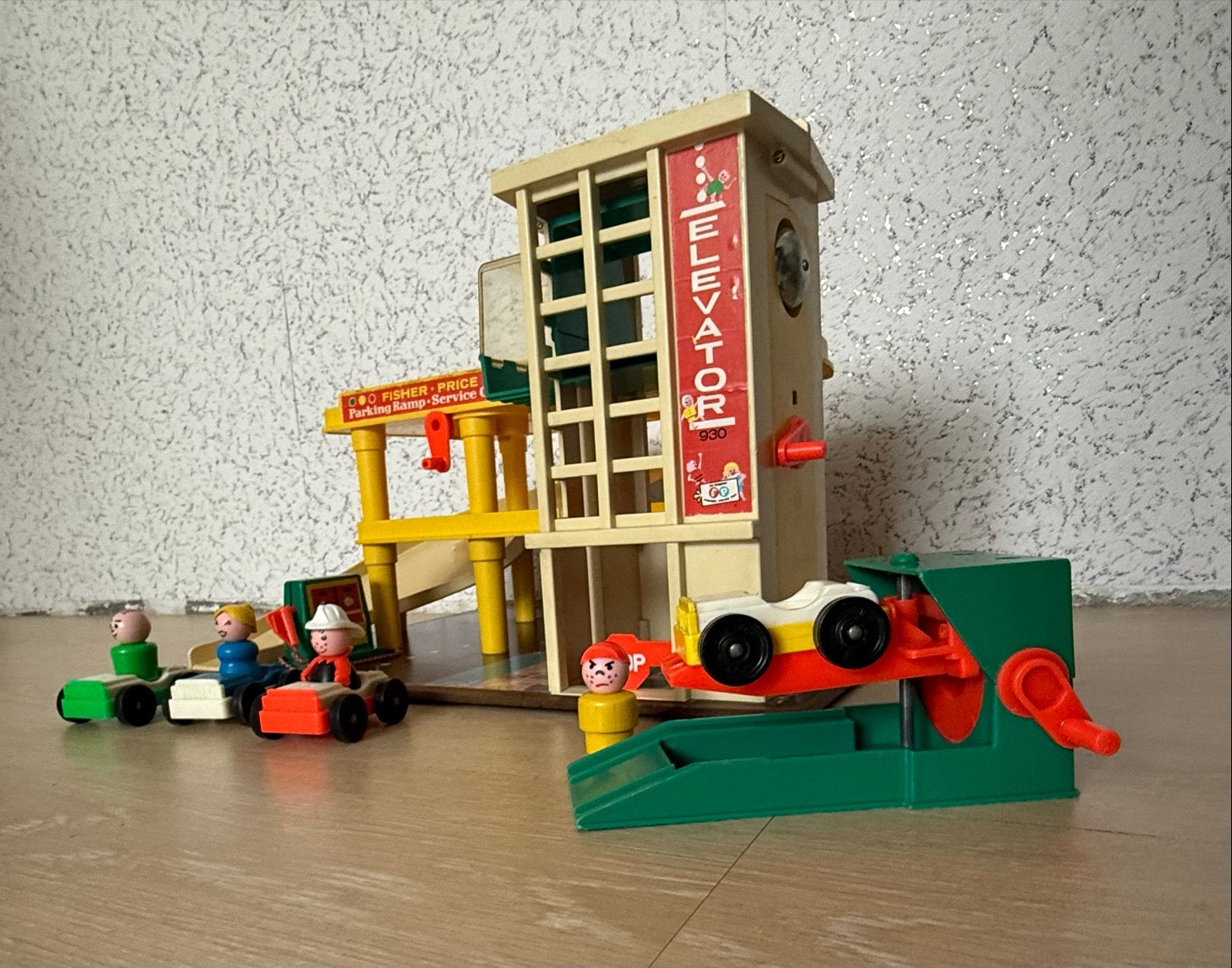 Vintage Fisher-Price Parkeergarage met Lift en Auto's, Ophalen, Gebruikt, Speelset
