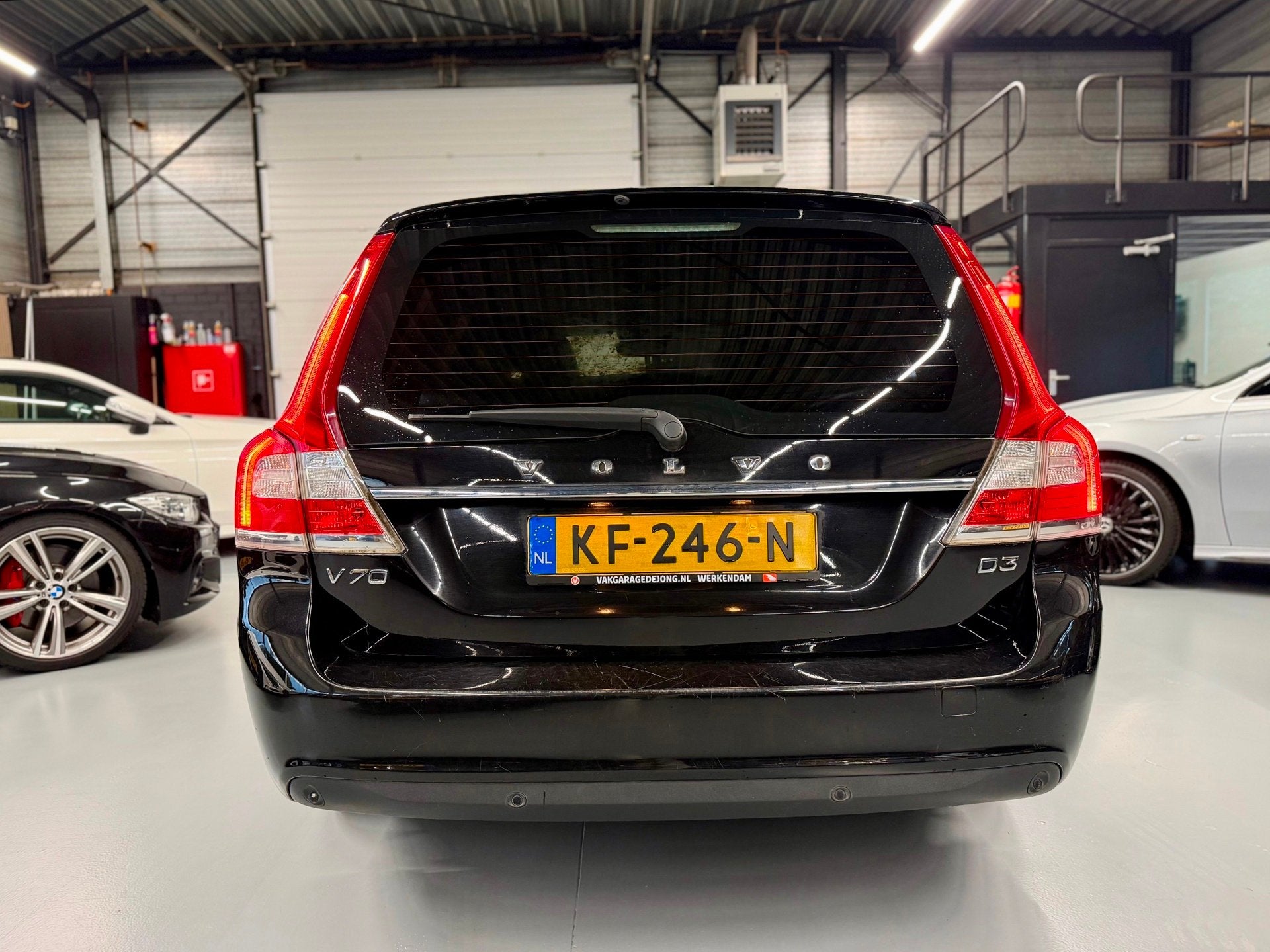 Volvo V70 2.0 D3 Polar+Xenon l Blis l Leder, Auto's, Dealer onderhouden, Euro 6, 4 cilinders, Diesel