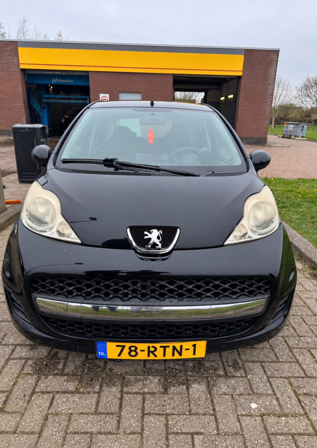 Peugeot 107 zwart nieuwe motor, Voorwielaandrijving, 4 stoelen, Origineel Nederlands, Bedrijf