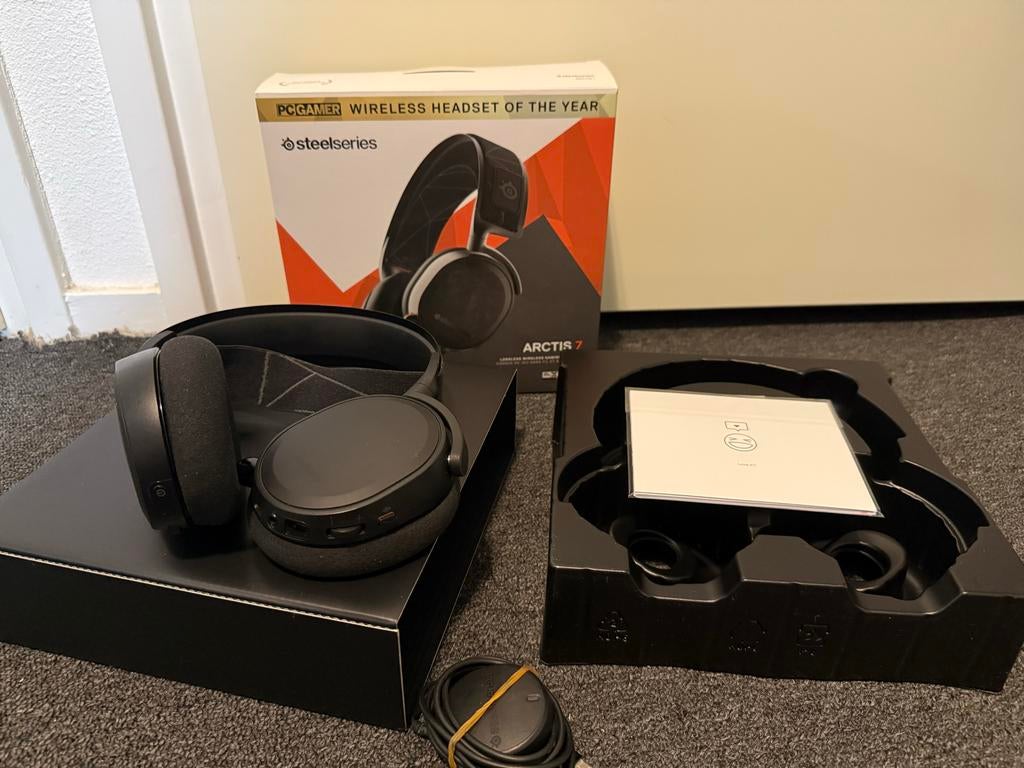 Defecte Steelseries Arctis 7 Gaming Headset, Overige merken, Ophalen of Verzenden, Over oor (circumaural), Niet werkend