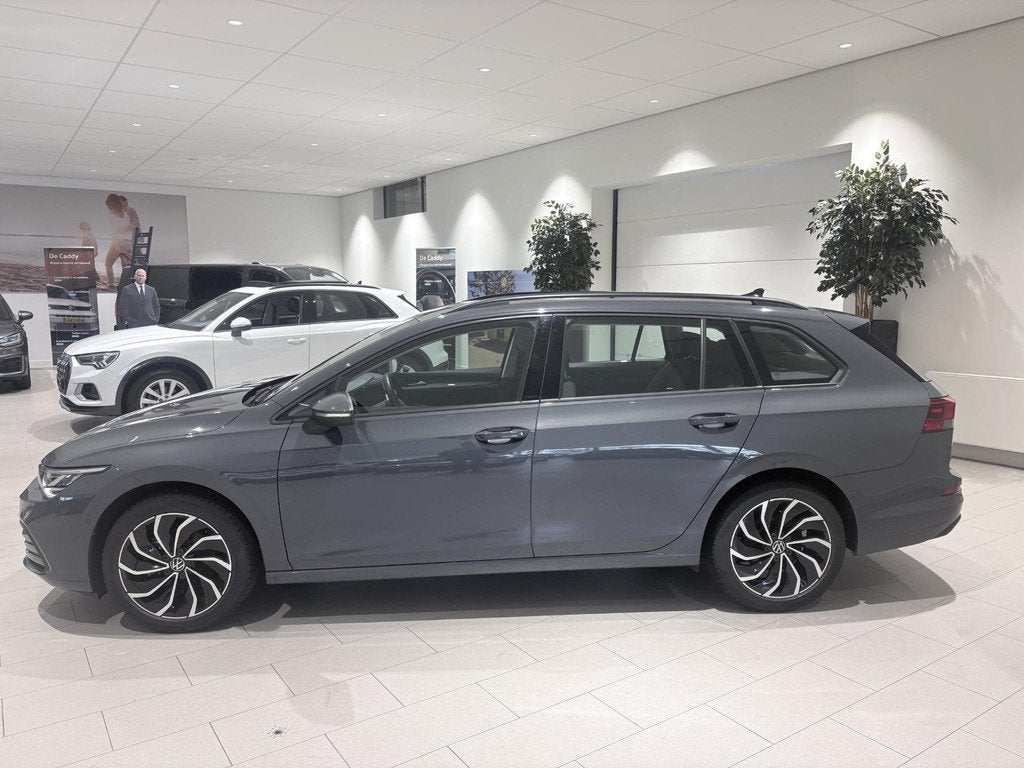 Volkswagen Golf Variant 1.0 eTSI Life Business Actieve Noodg, Auto's, Volkswagen, 12 maanden, Origineel Nederlands, 3 cilinders