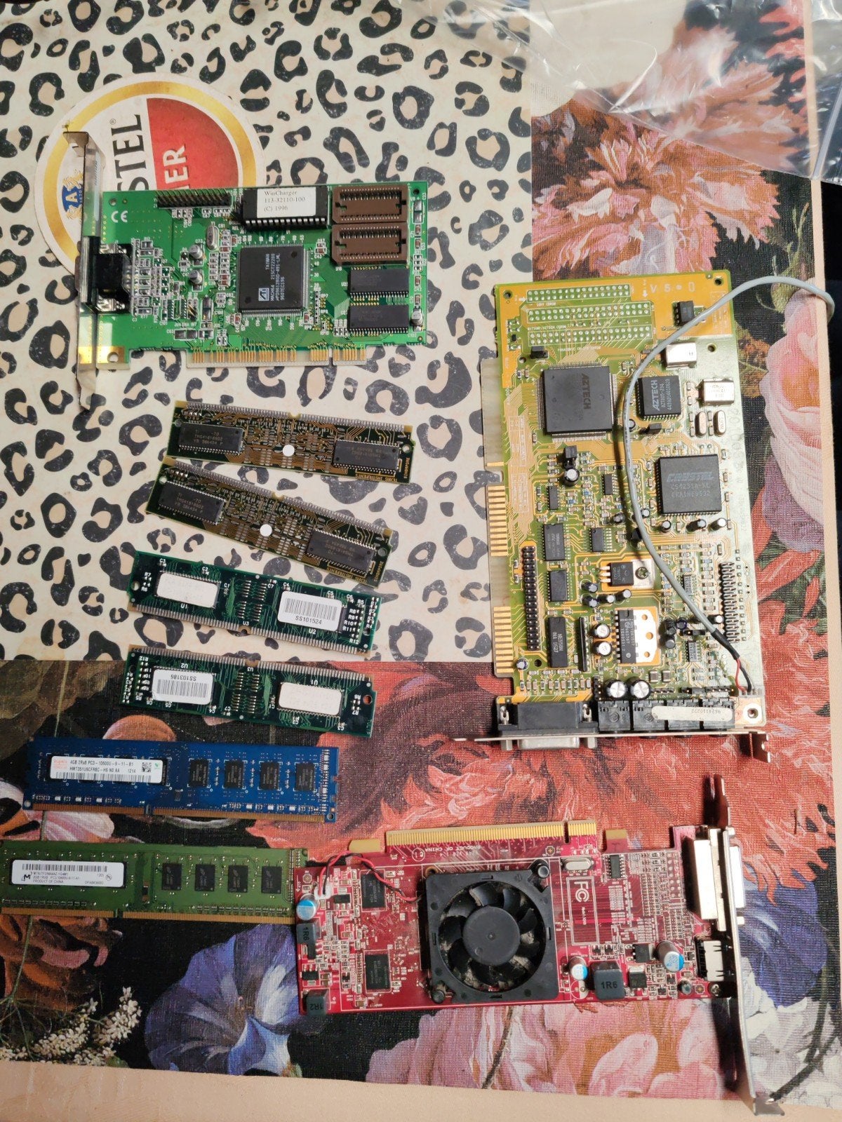 Diverse RAM modules en videokaarten - Oude hardware, Computers en Software, RAM geheugen, Onbekend, Overige soorten, Ophalen of Verzenden