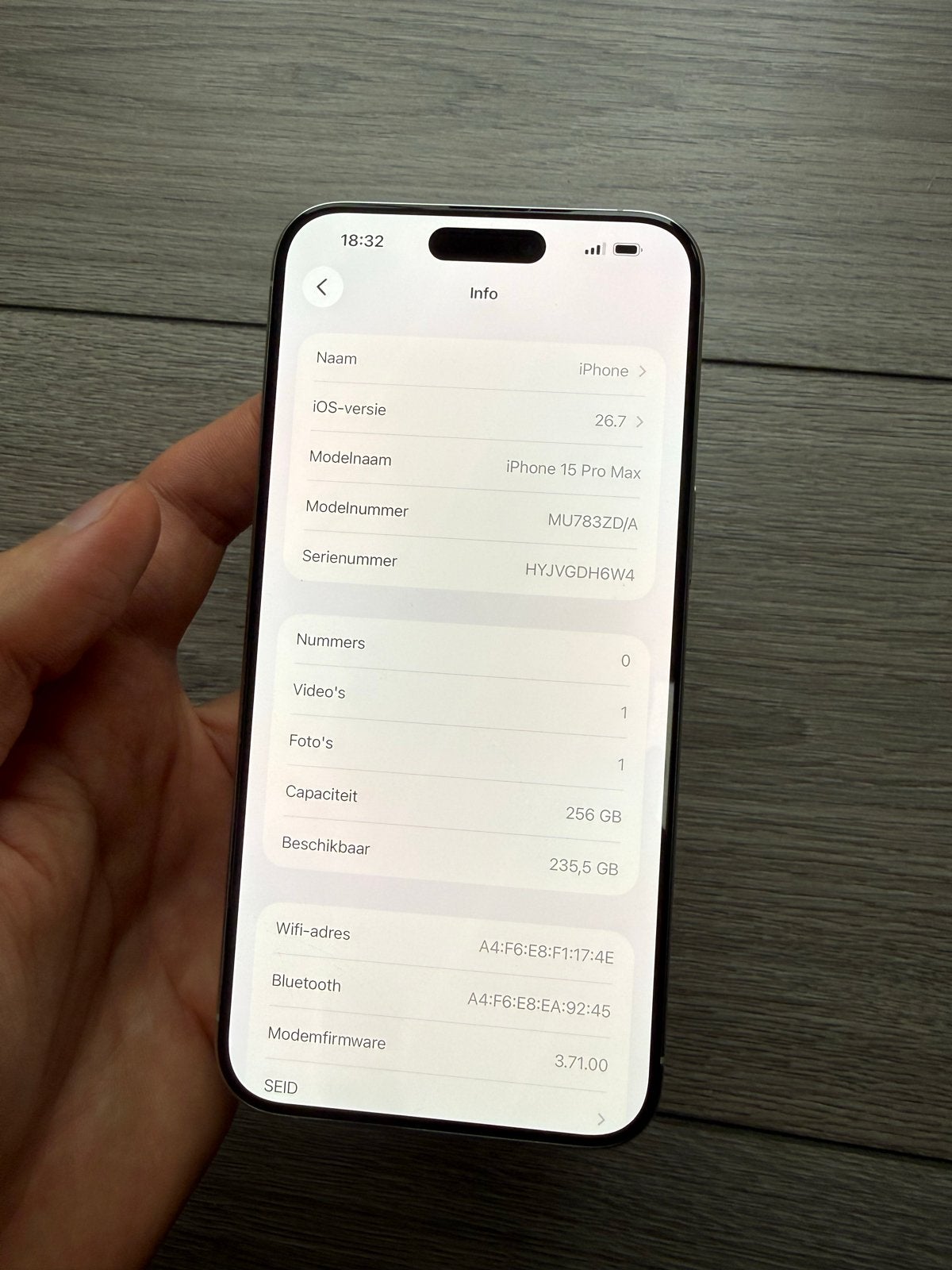 Foto 9 van iPhone 15 Pro Max 256 GB - Zeer goede staat + hoesjes
