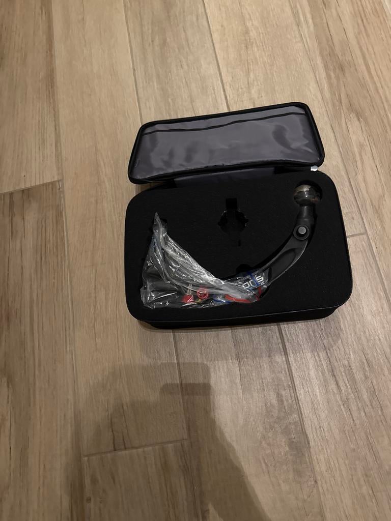 Tesla Model 3 trekhaak (afneembaar) - 1 jaar oud, Ophalen of Verzenden, Gebruikt