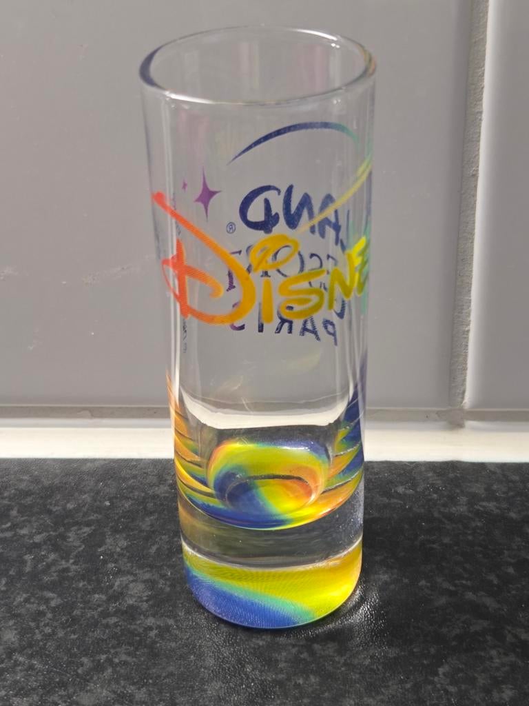 Disneyland Resort Paris Shotglas,Rainbow Edition (2002-2009), Verzamelen, Disney, Nieuw, Servies, Overige figuren, Ophalen of Verzenden