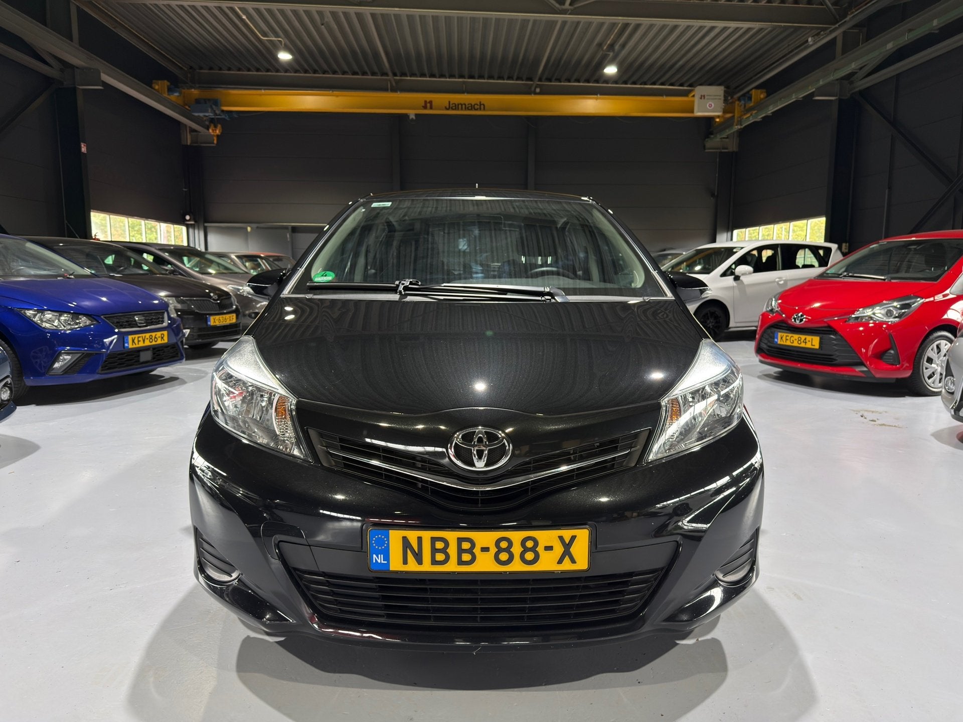 Toyota Yaris 1.0 VVT-i Aspiration 1ste Eigenr.|Dealer onderh, Stof, Gebruikt, Met garantie (alle), Zwart